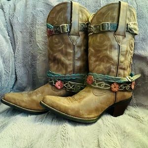 Durango Crush Accessorized Brown Leather Snip Toe Cowgirl Boots size 9M.